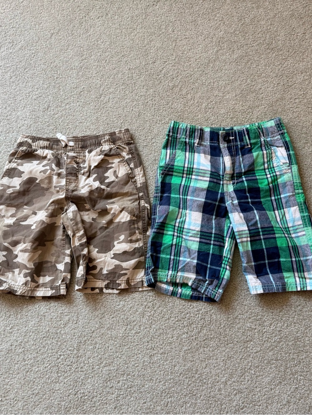 Lot of 2 Crazy 8 Boys Cargo Shorts Size 8 Plaid & Camo